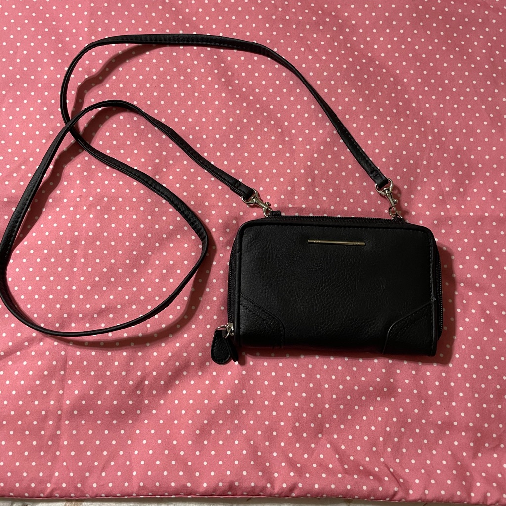 Body Purse With Several Compartments